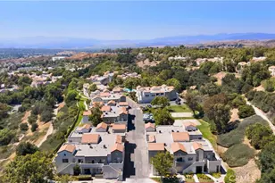 21203 Trumpet Dr, Newhall, CA 91321 - Photo 33