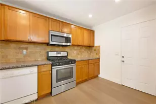21203 Trumpet Dr, Newhall, CA 91321 - Photo 15