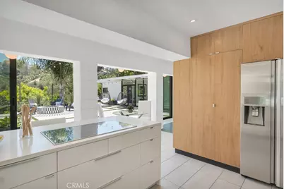 21520 Arcos, Woodland Hills, CA 91364 - Photo 9