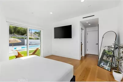 22963 Cass Avenue, Woodland Hills, CA 91364 - Photo 33