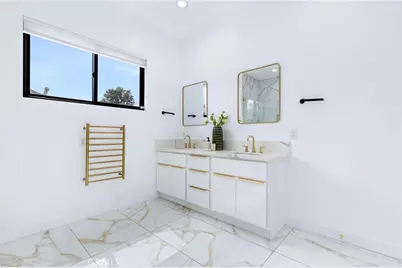 17336 Collins Street, Encino, CA 91316 - Photo 19