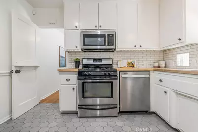 13032 Hesby, Sherman Oaks, CA 91423 - Photo 15