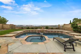 22915 Raintree Ln, Saugus, CA 91390 - Photo 41