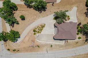 29801 Greenwater Dr, Tehachapi, CA 93561 - Photo 3