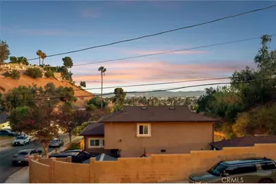 8504 Outland View Drive, Los Angeles, CA 91352 - Photo 33