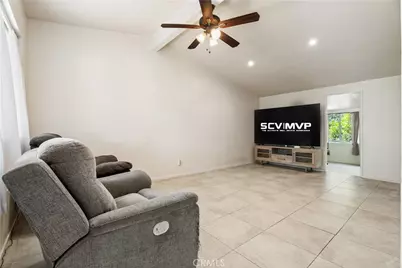 19012 Drycliff, Canyon Country, CA 91351 - Photo 7