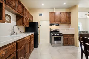 19012 Drycliff, Canyon Country, CA 91351 - Photo 9