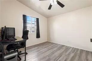 19012 Drycliff, Canyon Country, CA 91351 - Photo 15