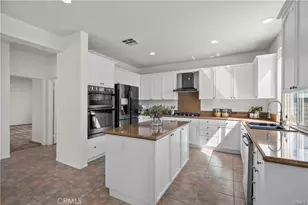 29052 Madrid Pl, Castaic, CA 91384 - Photo 15