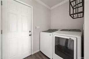 7027 Gloria Ave, Lake Balboa, CA 91406 - Photo 15