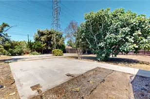 7827 Rhodes, North Hollywood, CA 91605 - Photo 33