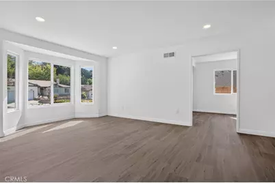 13877 Shablow Avenue, Sylmar, CA 91342 - Photo 7