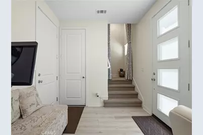 27013 Hummingbird Lane, Valencia, CA 91381 - Photo 35