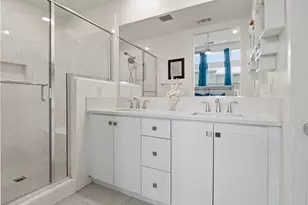 27013 Hummingbird Ln, Valencia, CA 91381 - Photo 31