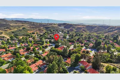 20002 Avenue Of The Oaks, Newhall, CA 91321 - Photo 31