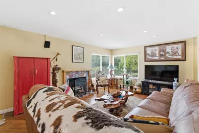 20002 Avenue Of The Oaks, Newhall, CA 91321 - Photo 9