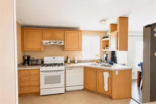 7560 Woodman, Van Nuys, CA 91405 - Photo 9