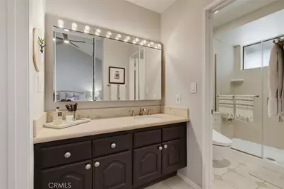 21901 Burbank, Woodland Hills, CA 91367 - Photo 13
