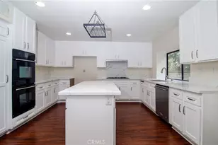 24371 Crestview Dr, Newhall, CA 91321 - Photo 31