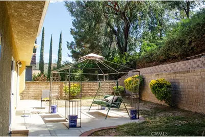 24371 Crestview Drive, Newhall, CA 91321 - Photo 7