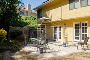 24371 Crestview Dr, Newhall, CA 91321 - Photo 5
