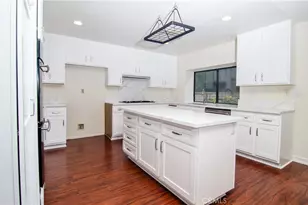24371 Crestview Dr, Newhall, CA 91321 - Photo 27