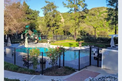 24371 Crestview Drive, Newhall, CA 91321 - Photo 73