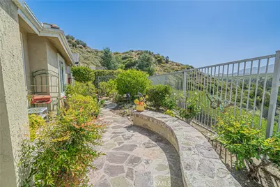 19534 Eleven Court, Newhall, CA 91321 - Photo 45