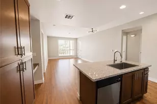 21301 Erwin St, Woodland Hills, CA 91367 - Photo 3