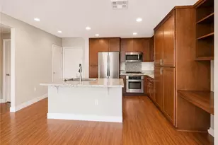 21301 Erwin St, Woodland Hills, CA 91367 - Photo 5