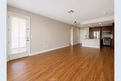 21301 Erwin Street #322, Woodland Hills, CA 91367 - Photo 7