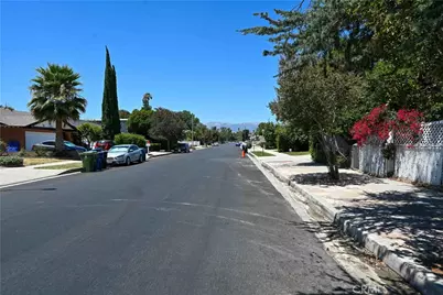 20957 Community, Canoga Park, CA 91304 - Photo 35