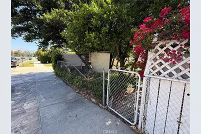 20957 Community, Canoga Park, CA 91304 - Photo 31
