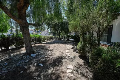 20957 Community, Canoga Park, CA 91304 - Photo 3