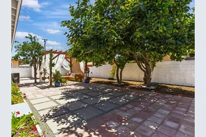 22707 Ronan Avenue, Carson, CA 90745 - Photo 3