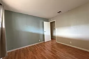 8801 17 Eton, Canoga Park, CA 91304 - Photo 3