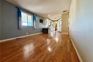 8801 17 Eton, Canoga Park, CA 91304 - Photo 11
