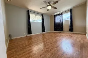 8801 17 Eton, Canoga Park, CA 91304 - Photo 9