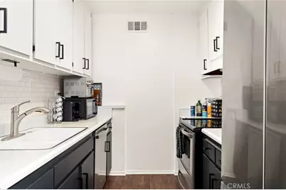 18307 Burbank Blvd #92, Tarzana, CA 91356 - Photo 7