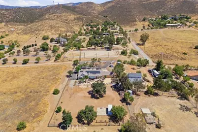 9722 Hierba, Agua Dulce, CA 91390 - Photo 41