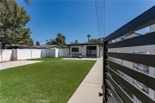 23030 Dolorosa, Woodland Hills, CA 91367 - Photo 33
