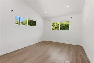 23030 Dolorosa, Woodland Hills, CA 91367 - Photo 19