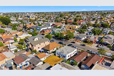947 W 60th, Los Angeles, CA 90044 - Photo 5