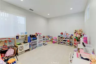 17743 Wren Dr, Canyon Country, CA 91387 - Photo 31