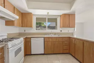 3001 Catalina Dr, Bakersfield, CA 93306 - Photo 7