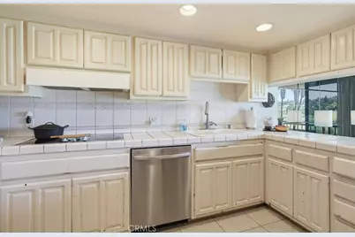 5555 Canyon Crest #2F, Riverside, CA 92507 - Photo 13