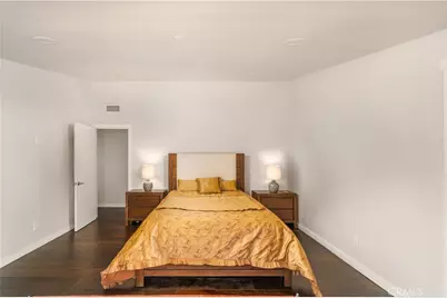 5708 McDonie Avenue, Woodland Hills, CA 91367 - Photo 13