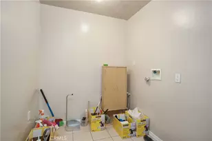 8855 Tyrone Ave, Panorama City, CA 91402 - Photo 17