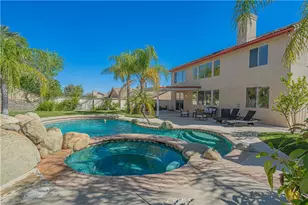 25317 Oak Ridge Dr, Saugus, CA 91350 - Photo 3