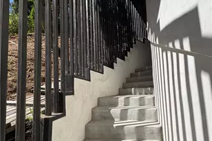 10051 Westwanda Dr, Beverly Hills, CA 90210 - Photo 49